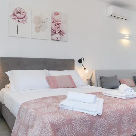 Sunny & Blue Appartamento Parasporos