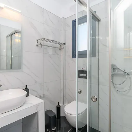 Sunny & Blue Parasporos