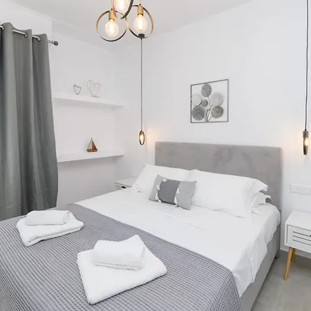 Appartamento Sunny & Blue Parasporos